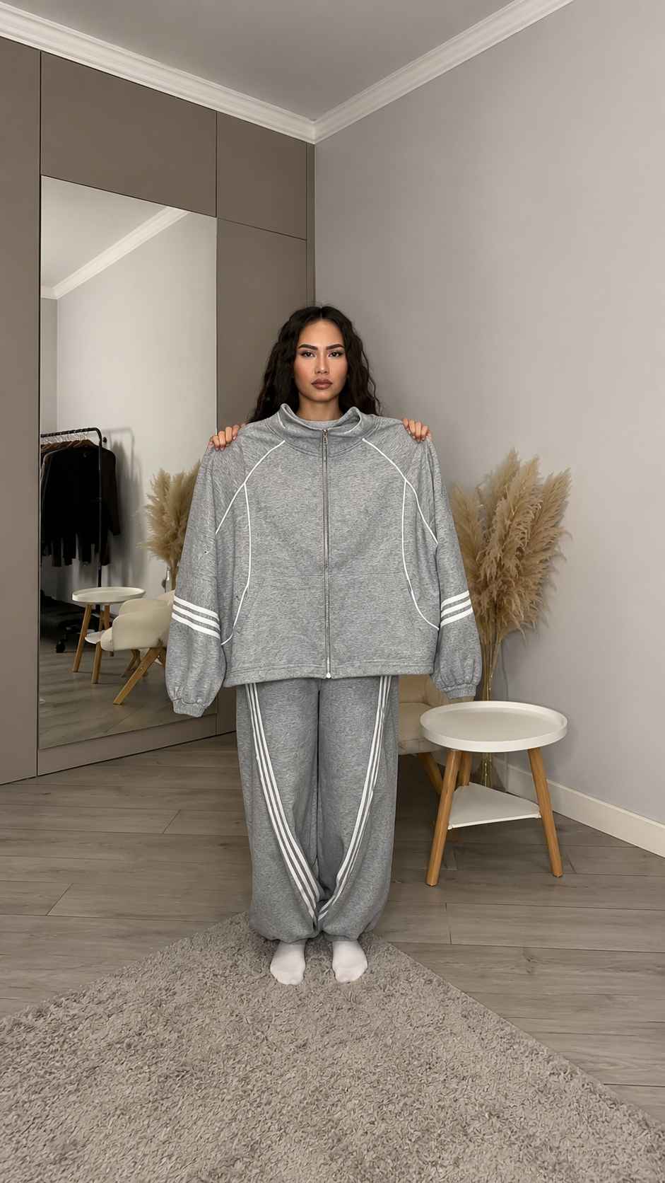 Two-Piece Oversized Tracksuit Set with Curved Side Piping