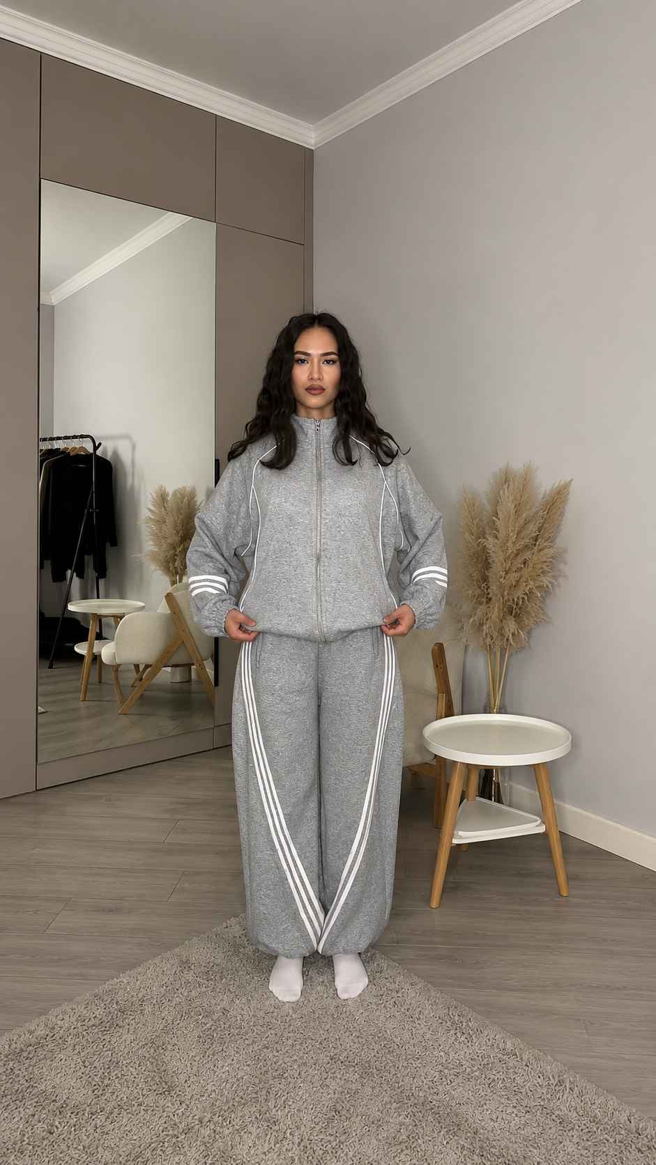 Two-Piece Oversized Tracksuit Set with Curved Side Piping