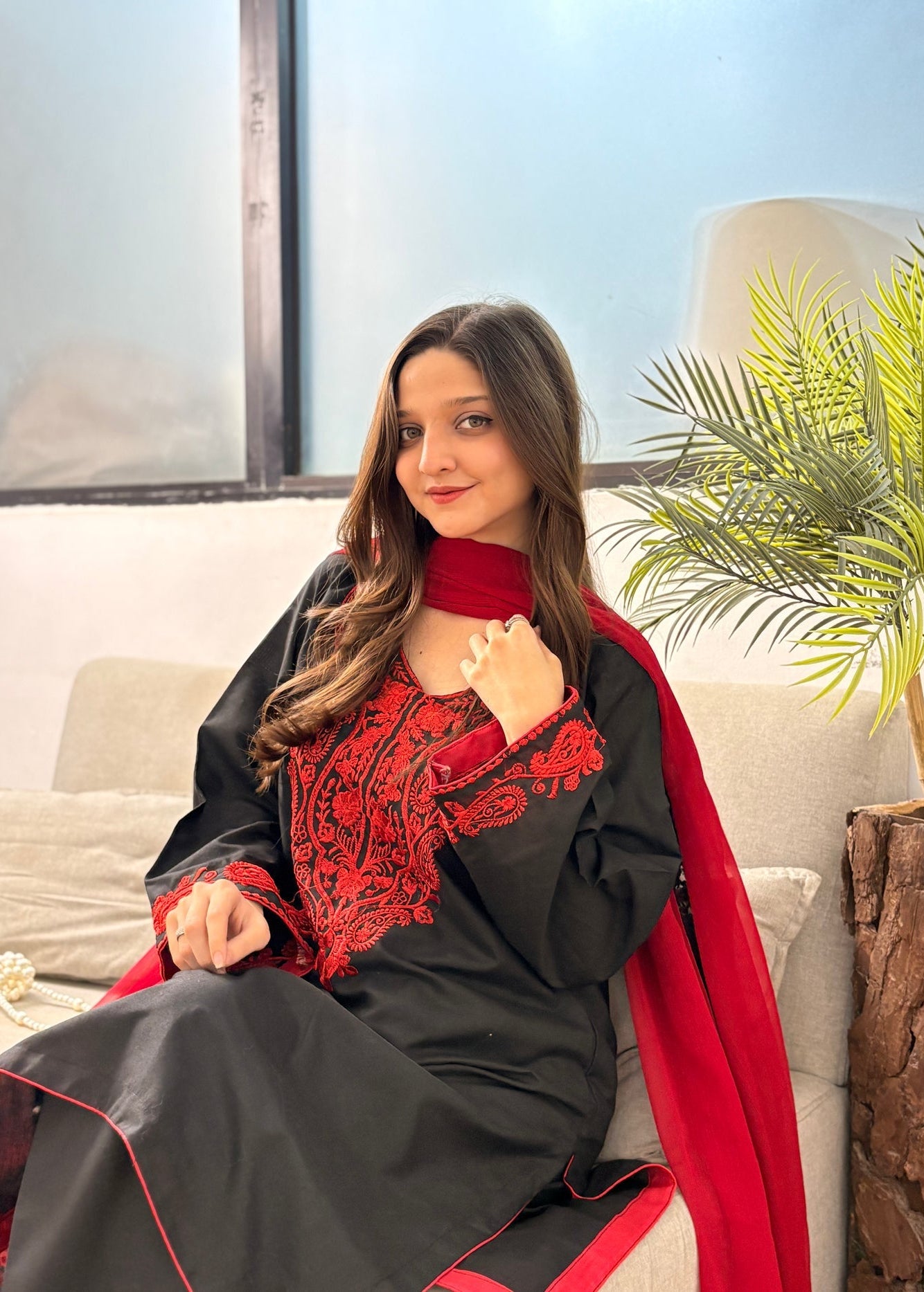 Zarqash Noir – Crimson Embroidered 3PC