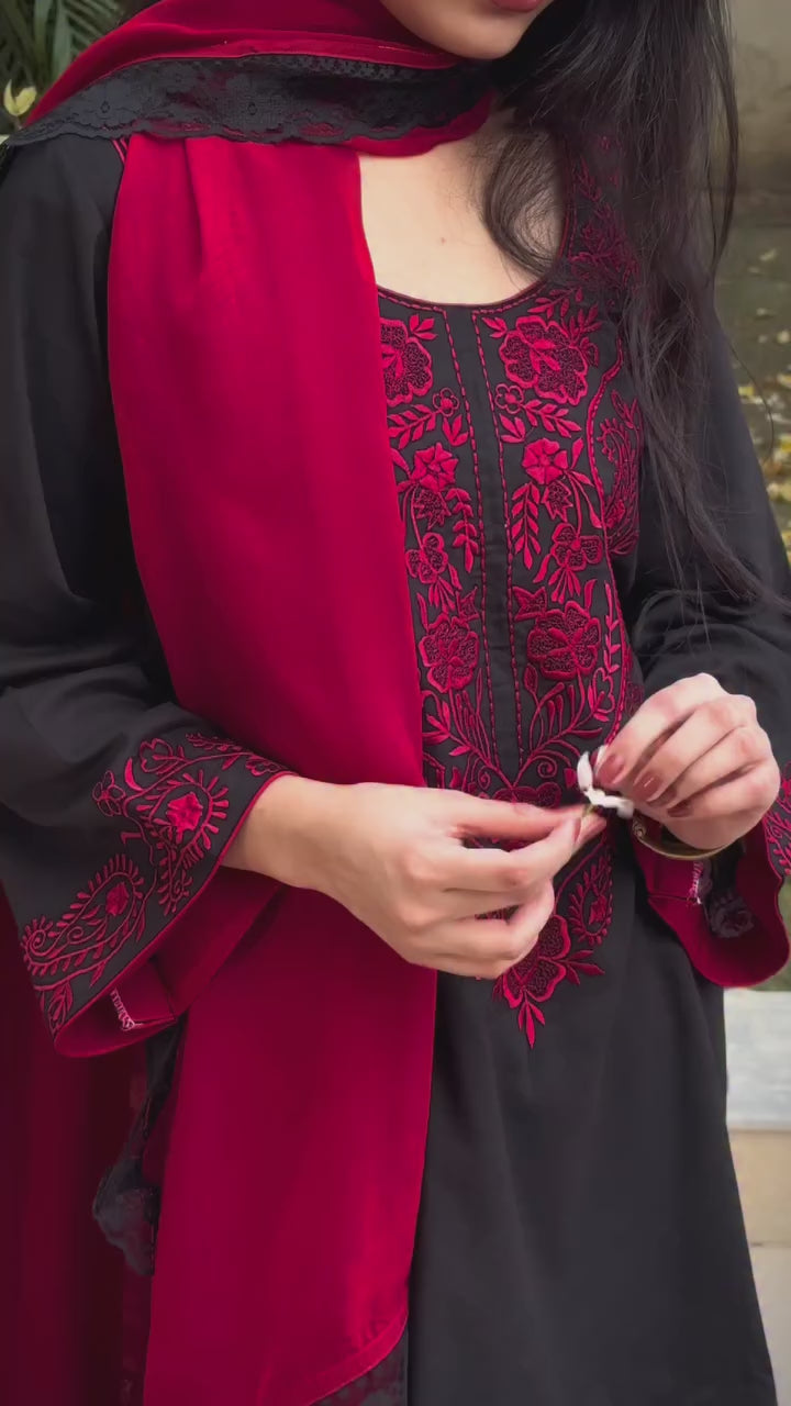 Zarqash Noir – Crimson Embroidered 3PC